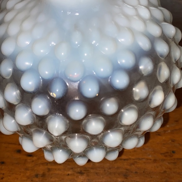 Vintage Fenton moonstone opalescent hobnail canister/perfume bottle with stopper - Picture 3 of 7